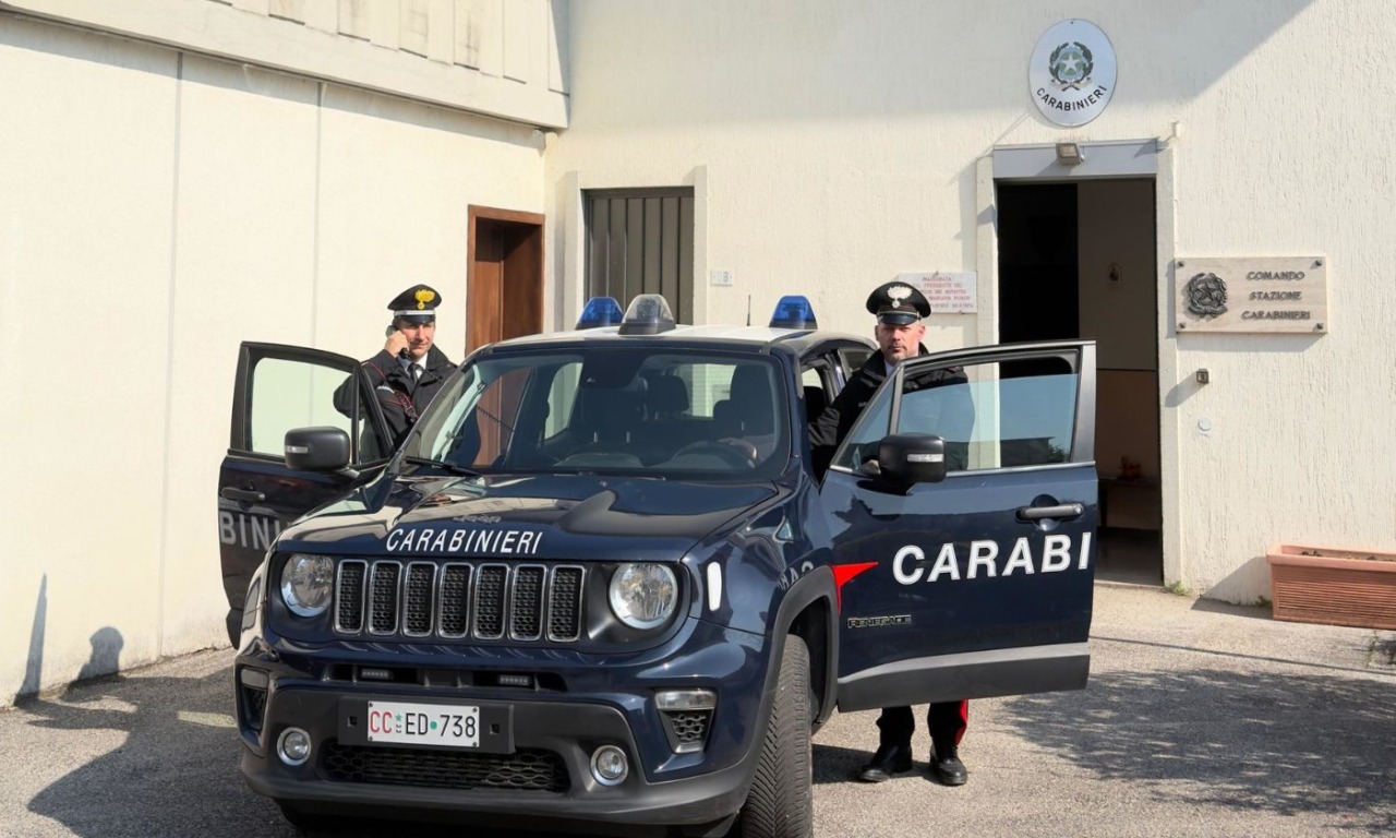 Ubriaco e armato di coltello minaccia la madre di morte