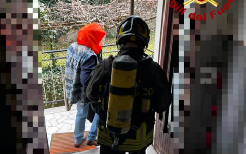 Allarme sostanze irritanti in un condominio a Schio: edificio evacuato, quattro persone in ospedale