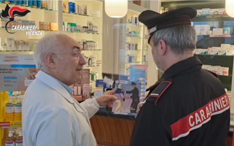 Truffe agli anziani, iniziativa dei Carabinieri a Vicenza: volantini anche nelle farmacie