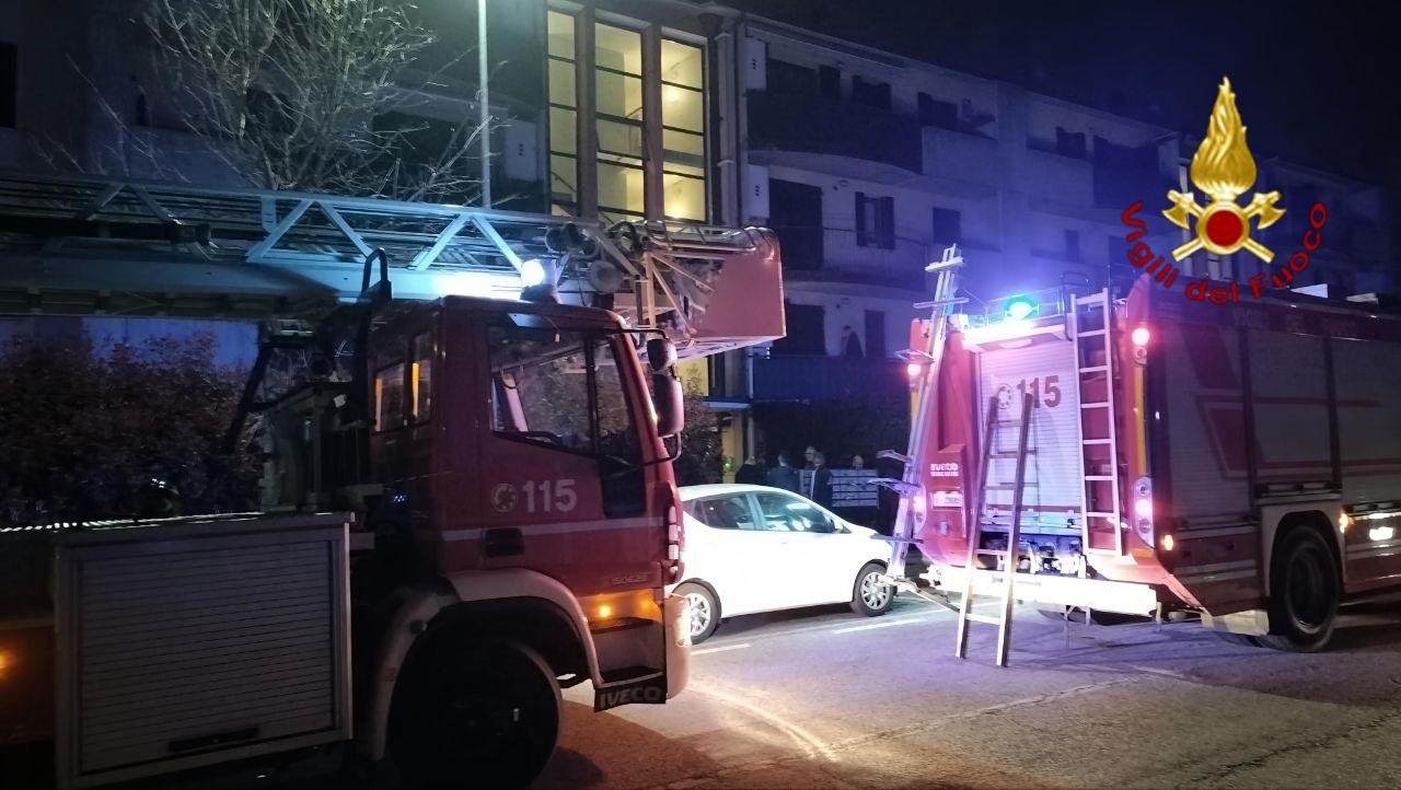 Salvataggio ad Altavilla Vicentina: i Vigili del Fuoco estraggono una residente dalle fiamme