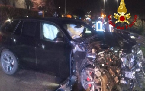 Incidente stradale a Rosà: cinque feriti dopo lo scontro tra due auto