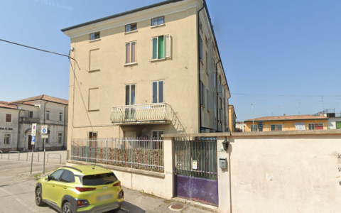 64enne trovato morto in casa a Cavazzale: fermato il coinquilino 28enne