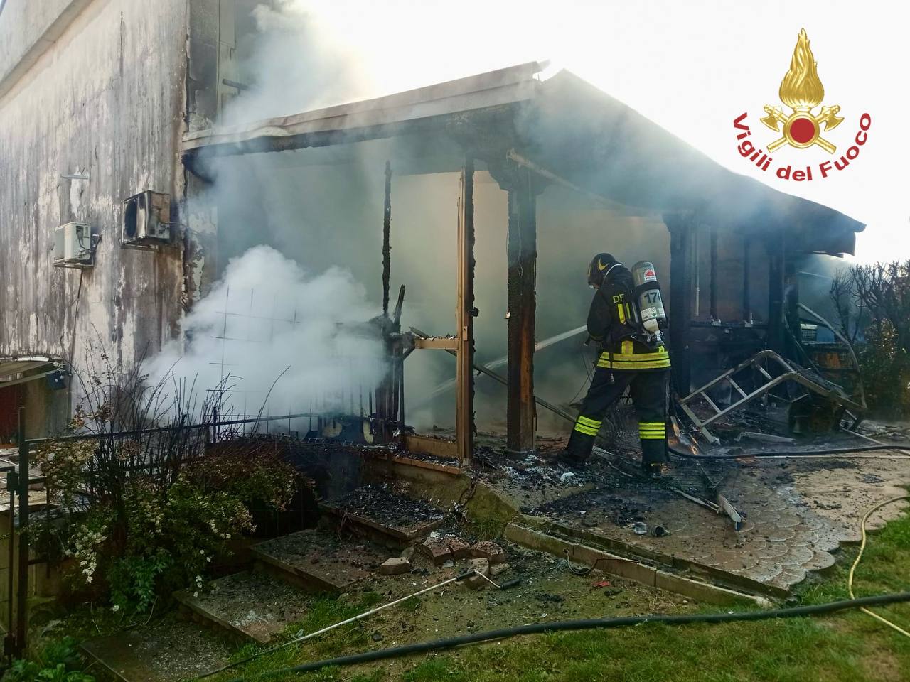 Incendio in villetta a Bassano del Grappa: casa inagibile, nessun ferito